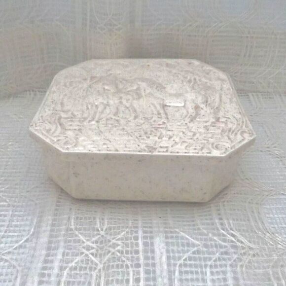 Unicorn Trinket Dish Lidded Speckled Ecru Glazed Square Shaped For Jewelry - Picture 2 of 6